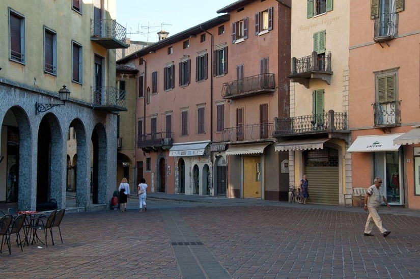 Donde vive el cuento de hadas: pequeños pueblos con encanto en Italia