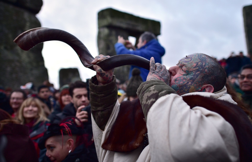 Druidas, paganos y danzas rituales: cómo es el solsticio de invierno en Stonehenge