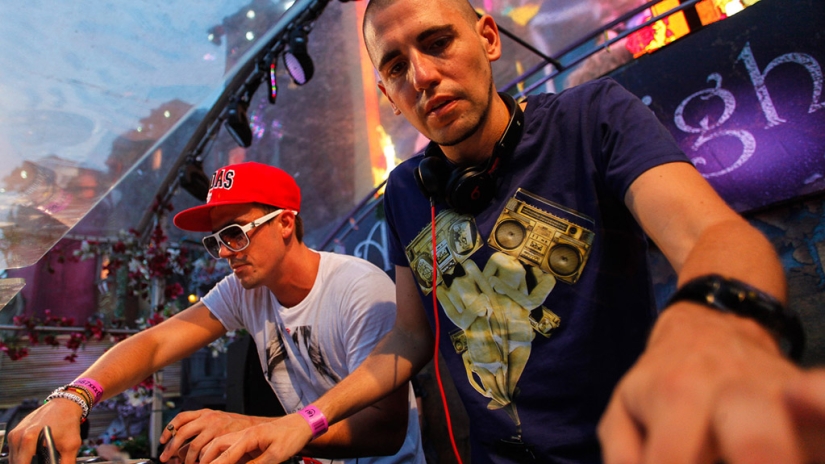 Ears open: the best DJs in the world who will reach Russia this year