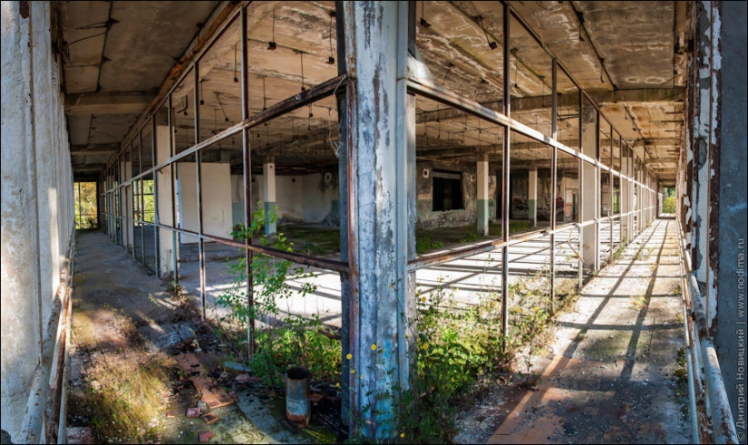 Edificios abandonados y devastación en Abjasia