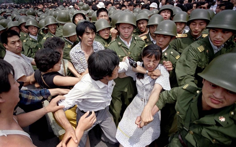 Ejecución de manifestantes en la plaza de Tiananmen hace 25 años