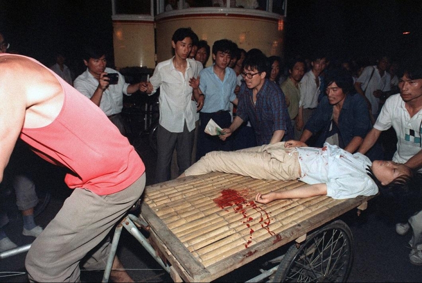 Ejecución de manifestantes en la plaza de Tiananmen hace 25 años