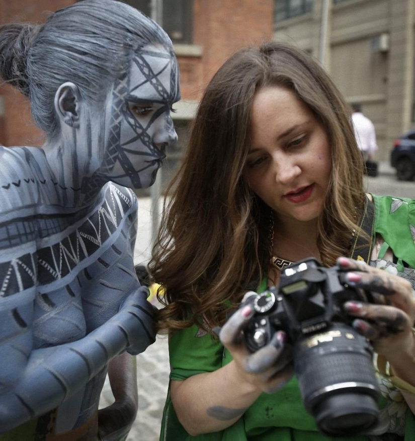 El arte del disfraz: modelos desnudas en la ciudad de Nueva York