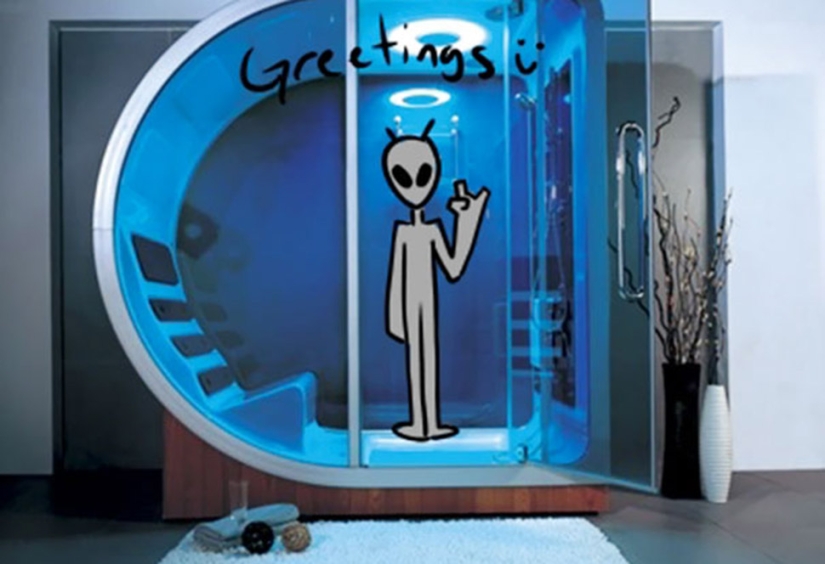 El artista complementó las fotos de duchas para los ricos para mostrar su absurdo