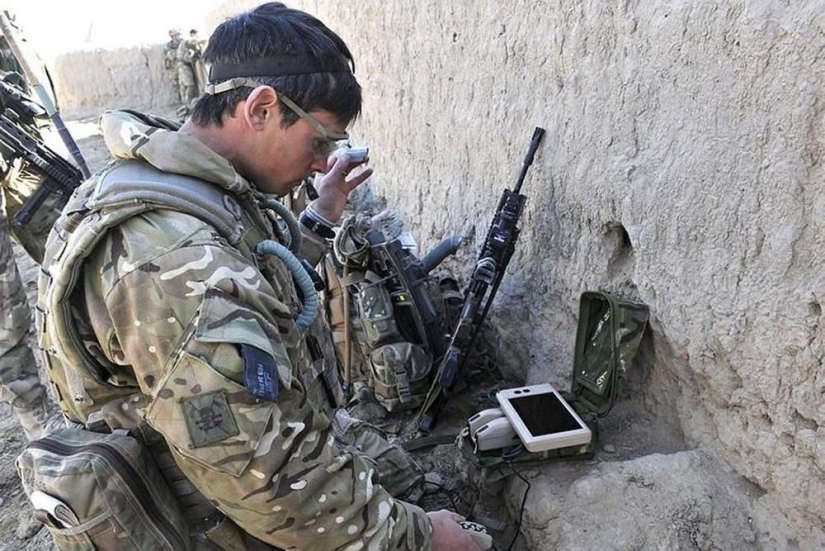 El Black Hornet es un dron helicóptero militar que cabe en la mano El Black Hornet es un dron helicóptero militar que cabe en la mano