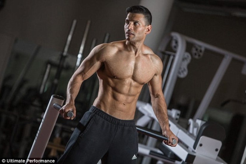 El británico demostró que a la edad de 40 años es posible lograr cubos en la prensa en 5 meses El británico demostró que a la edad de 40 años es posible lograr cubos en la prensa en 5 meses