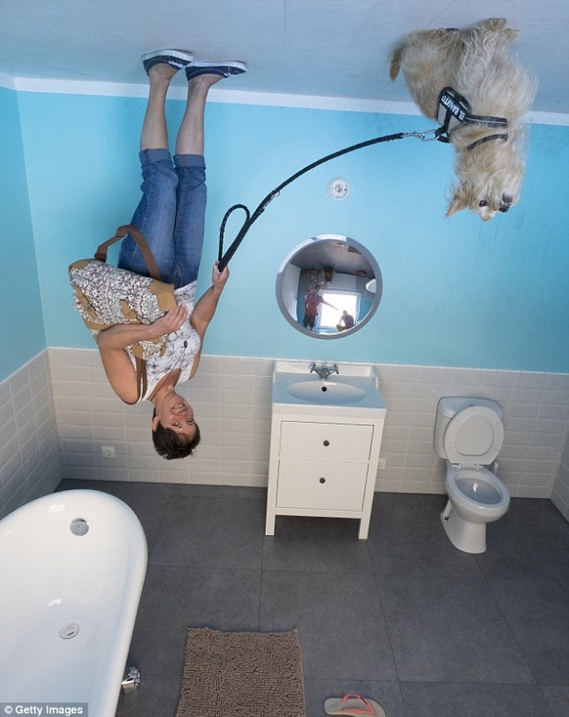 El café alemán, donde todo está al revés, es muy popular entre los turistas