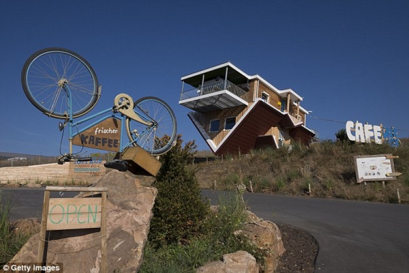 El café alemán, donde todo está al revés, es muy popular entre los turistas