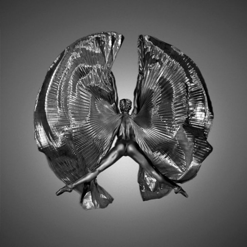 El camino plateado hacia el mundo del erotismo y la belleza El camino plateado hacia el mundo del erotismo y la belleza