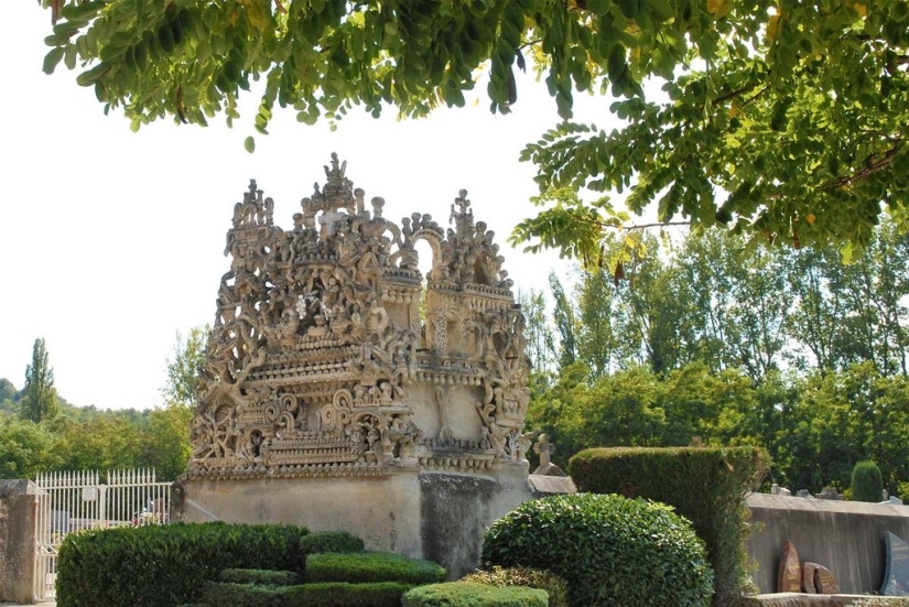 El cartero &quot;Palacio Ideal&quot; Cheval