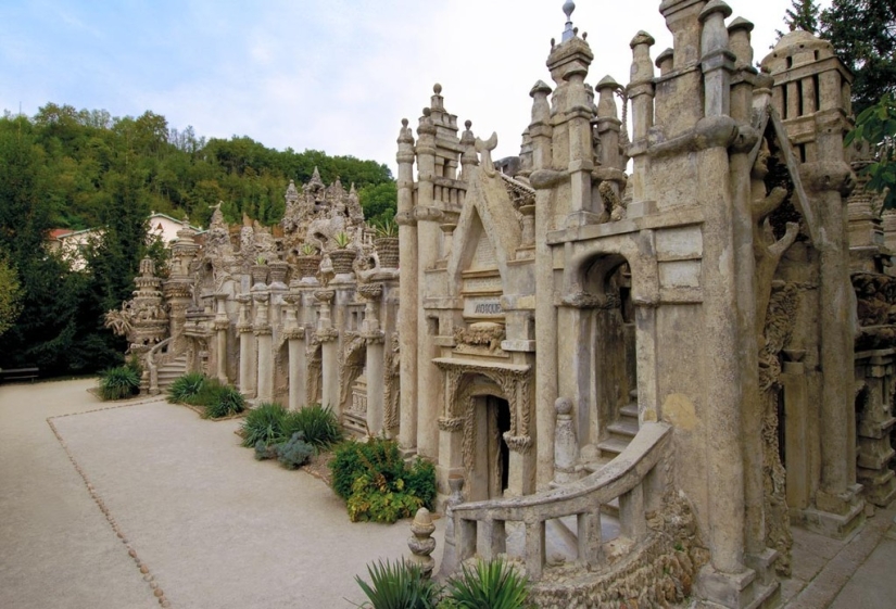 El cartero &quot;Palacio Ideal&quot; Cheval