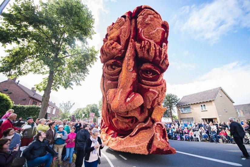 El desfile de flores más grande del mundo en Holanda dedicado a Van Gogh