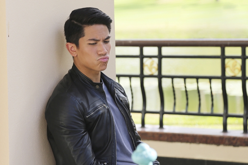 Él está a caballo, pero tú no: el príncipe musulmán es reconocido como el soltero más deseable del planeta