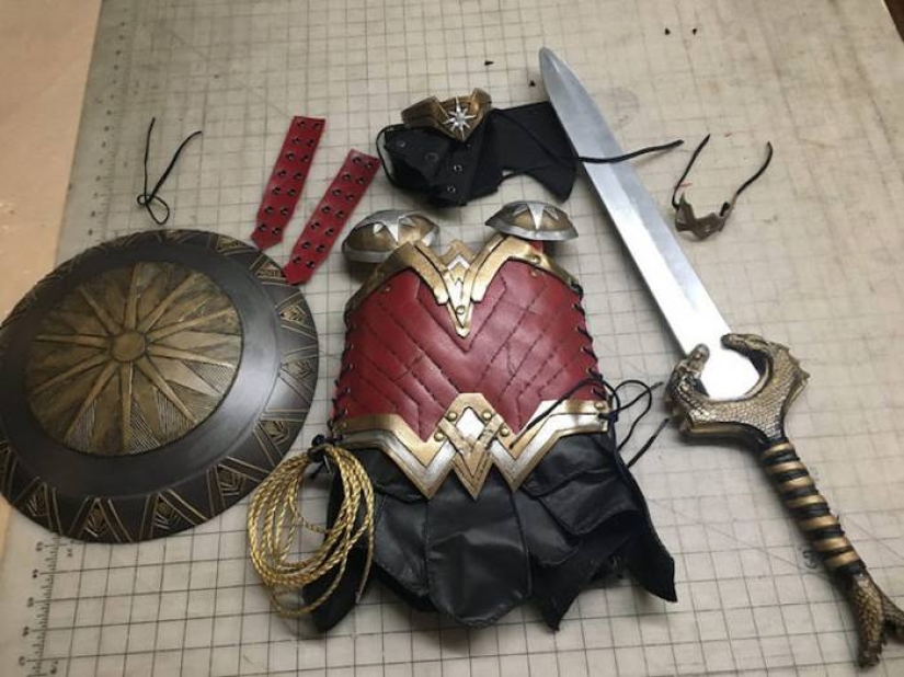 El fotógrafo cumplió el sueño de una hija de 3 años y la convirtió en una verdadera Mujer Maravilla