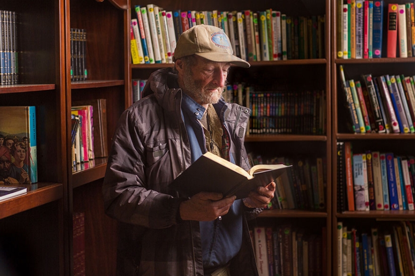 El fotógrafo muestra a las personas sin hogar bajo una nueva luz y nos recuerda que también son personas