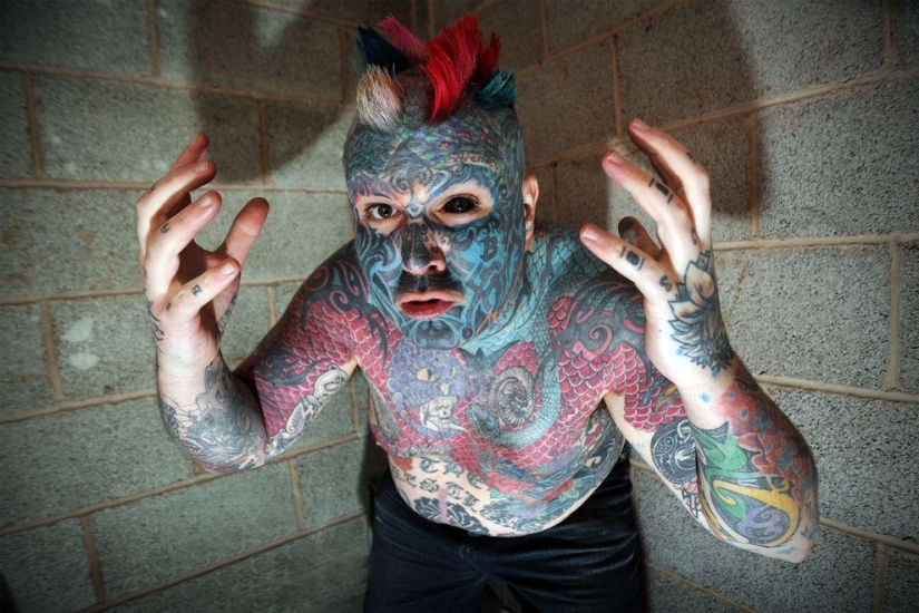 El hombre más tatuado de Gran Bretaña