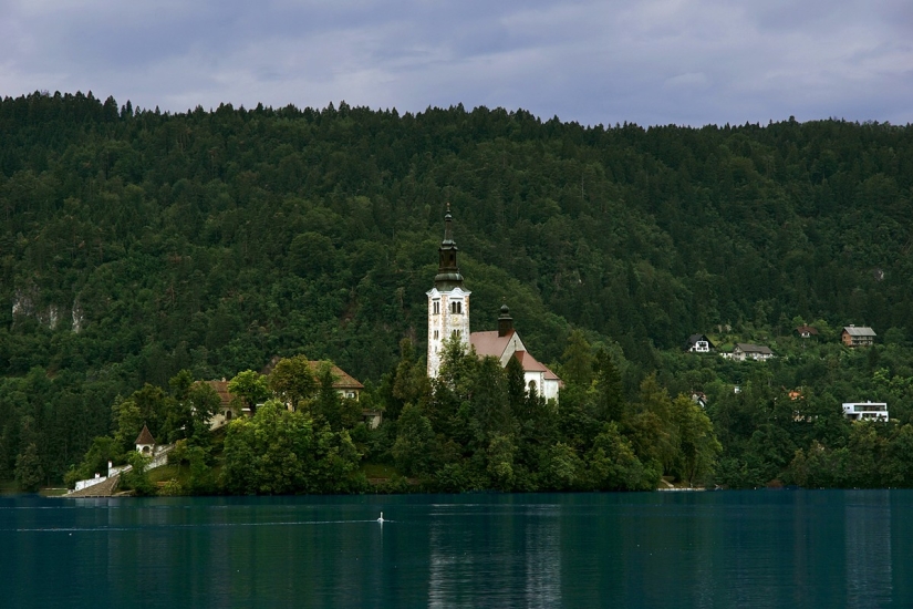 El lago Bled es el mejor lugar para los amantes de la paz y la tranquilidad.