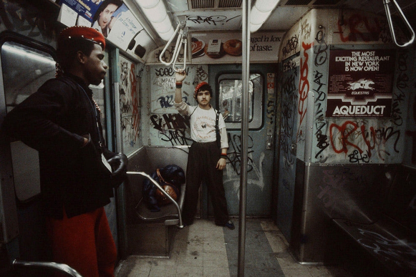 El metro y los viajeros de Nueva York en 1981 El metro y los viajeros de Nueva York en 1981