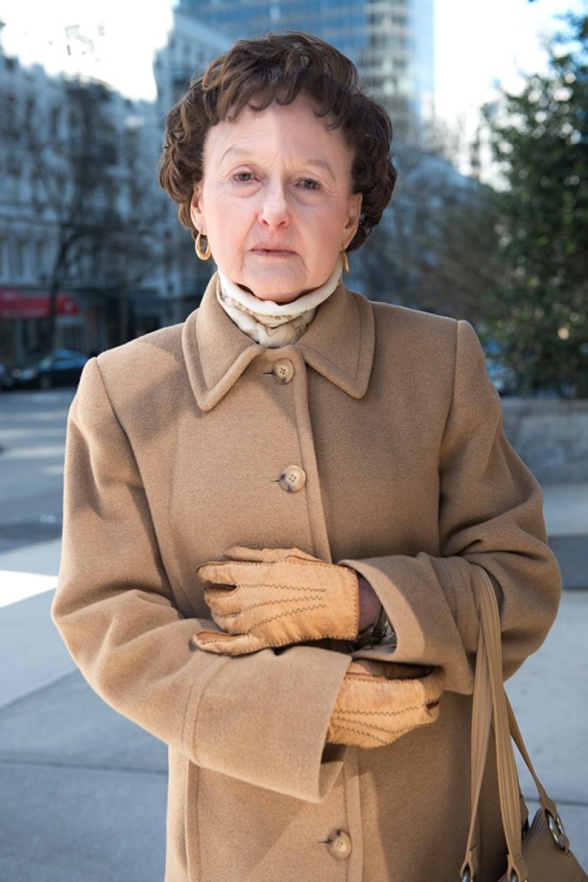 Elegant age girls from Manhattan and Beverly Hills Elegant age girls from Manhattan and Beverly Hills