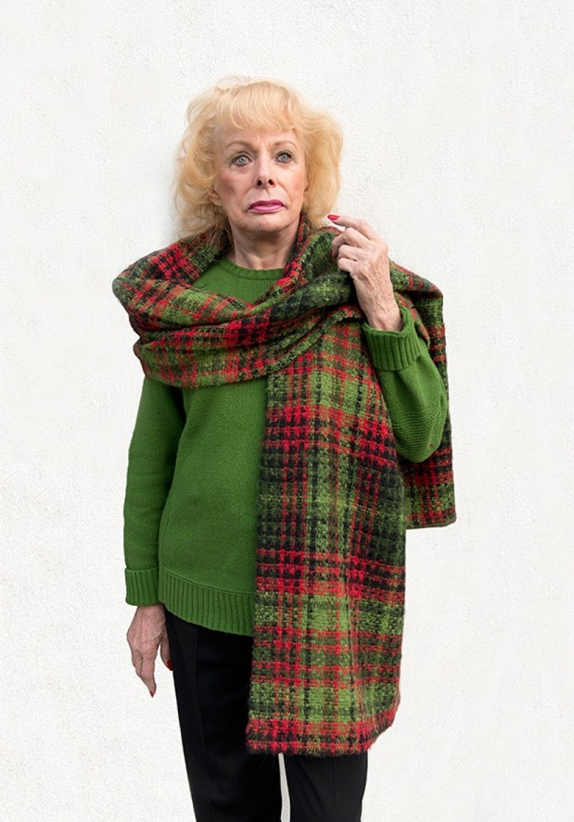 Elegant age girls from Manhattan and Beverly Hills Elegant age girls from Manhattan and Beverly Hills