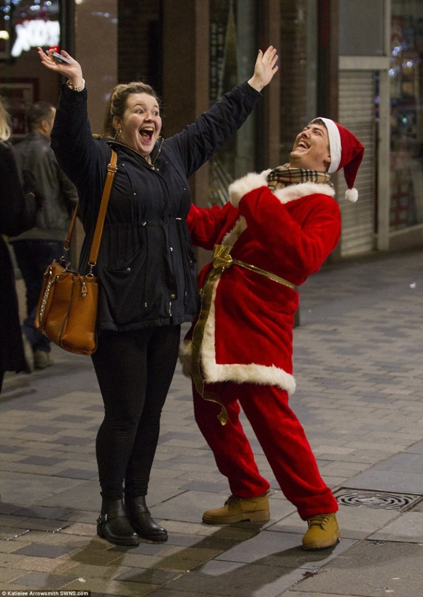 Embriaguez, peleas y lesiones: cómo se celebró el "Viernes del Brillo" en el Reino Unido Embriaguez, peleas y lesiones: cómo se celebró el "Viernes del Brillo" en el Reino Unido