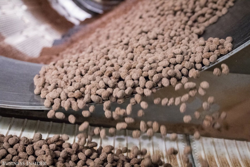 En la fábrica de M&M: cómo producir dulces que se derriten en la boca, no en las manos