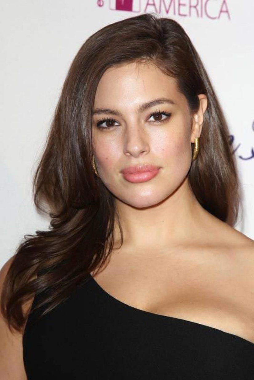 En las páginas de Sports Illustrated el modelo aparecerá con formularios no estándar.