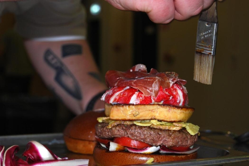 En los Países Bajos, se creó la hamburguesa más cara del mundo a un precio de 131 mil rublos