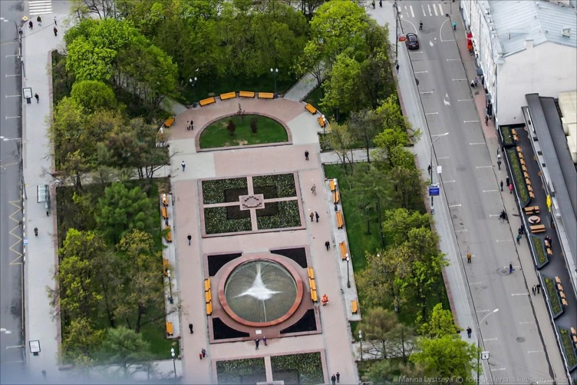 Ensayo general para el Desfile de la Victoria y Moscú desde un helicóptero