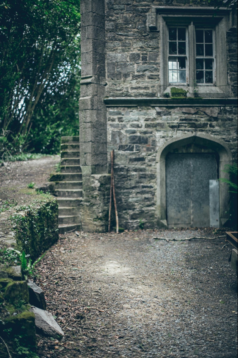 Entertaining geography - doors in different parts of Europe