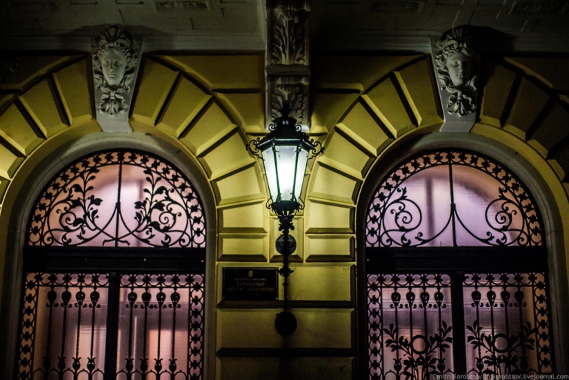 Entertaining geography - doors in different parts of Europe