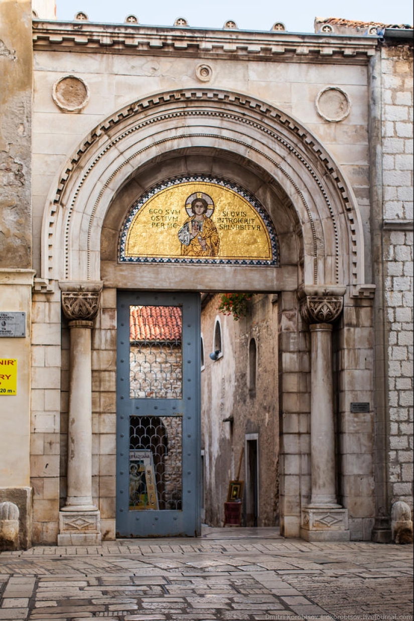 Entertaining geography - doors in different parts of Europe