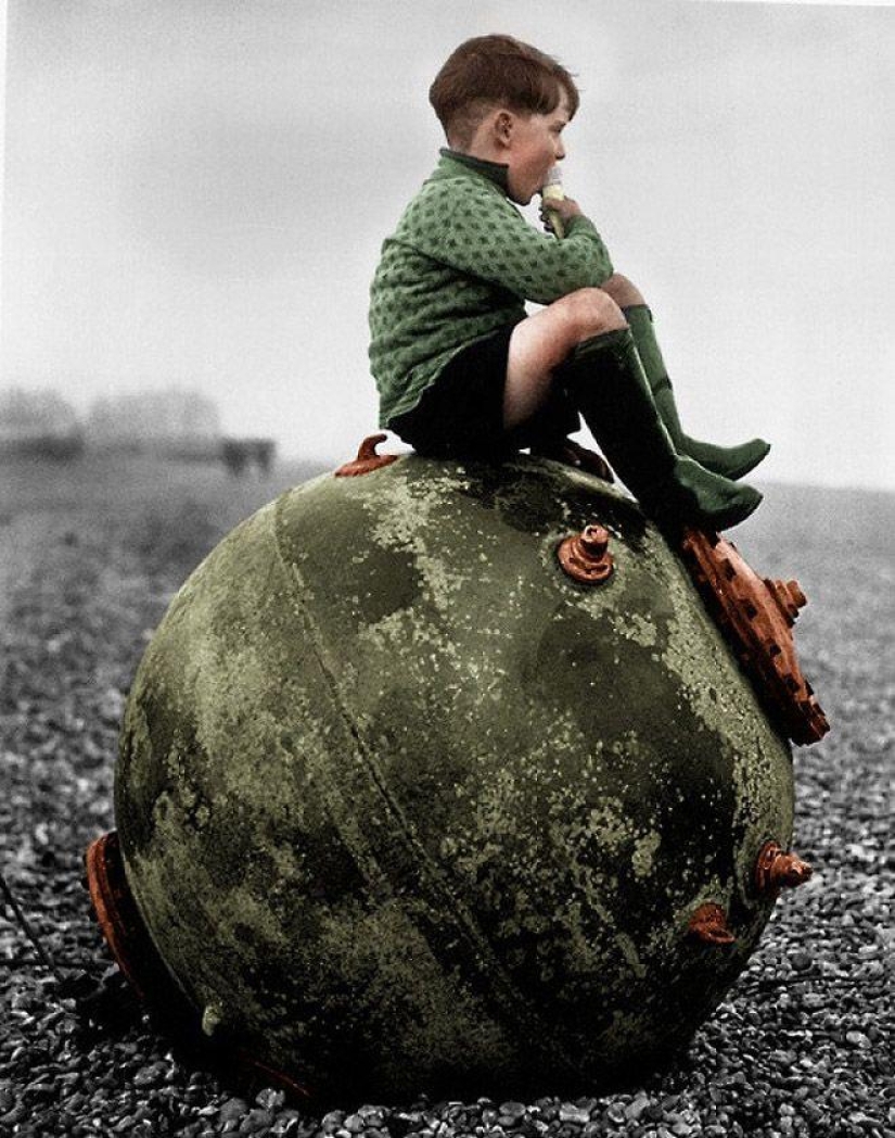 Epochal retro photos in color
