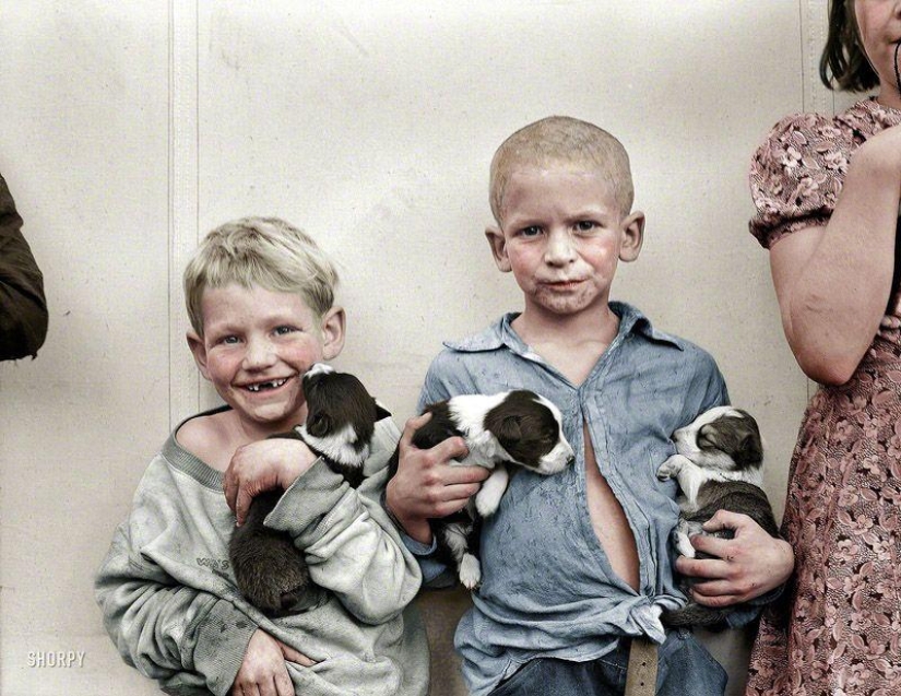 Epochal retro photos in color