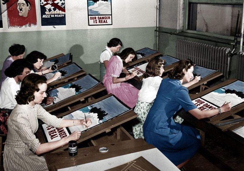 Epochal retro photos in color