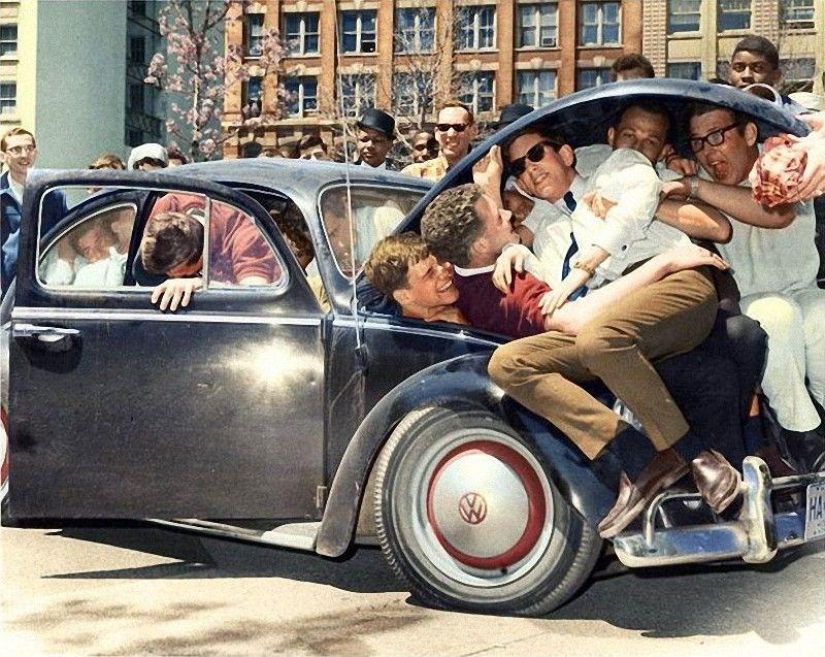 Epochal retro photos in color