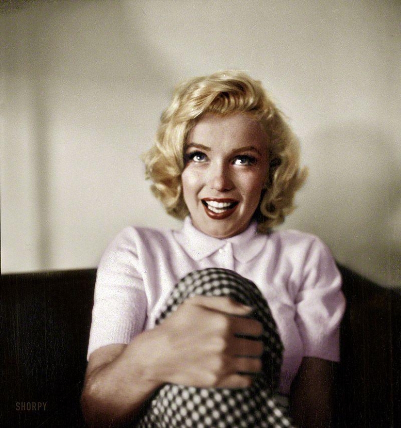 Epochal retro photos in color