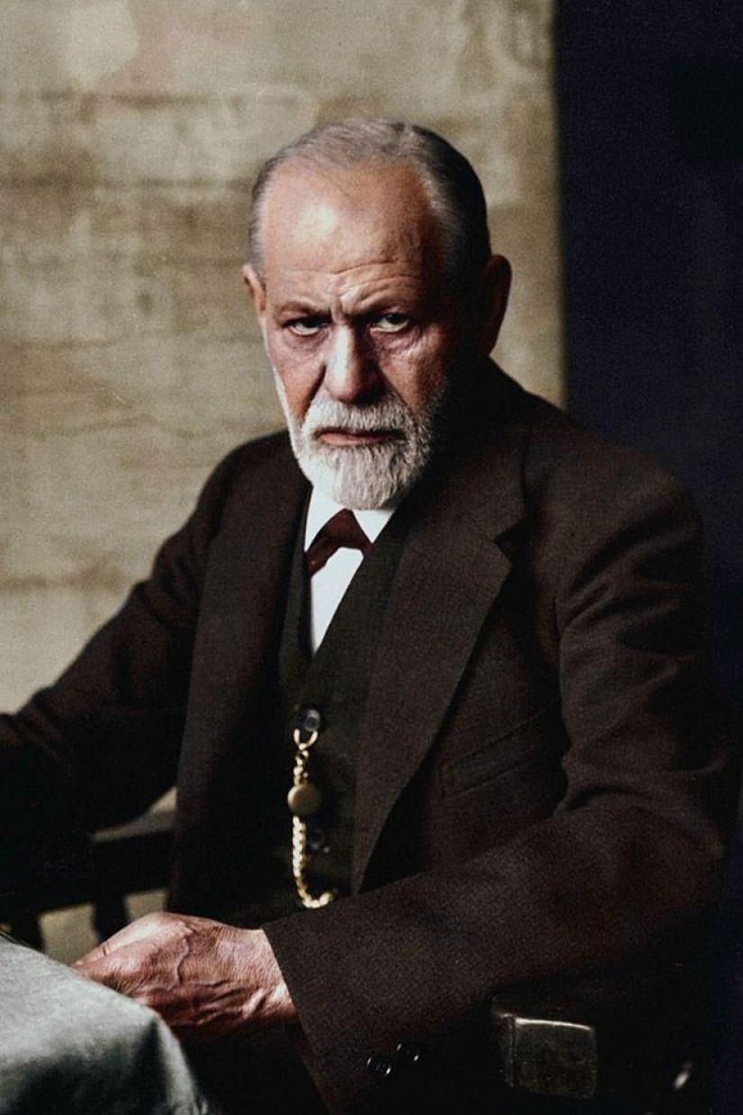 Epochal retro photos in color