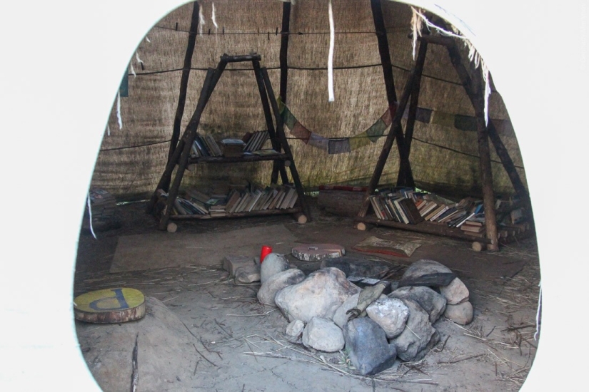 Ermitaño Yuri. Tipi en la carretera de Yaroslavl Ermitaño Yuri. Tipi en la carretera de Yaroslavl