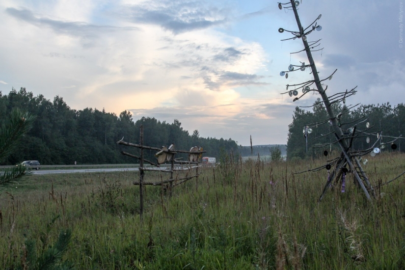 Ermitaño Yuri. Tipi en la carretera de Yaroslavl Ermitaño Yuri. Tipi en la carretera de Yaroslavl