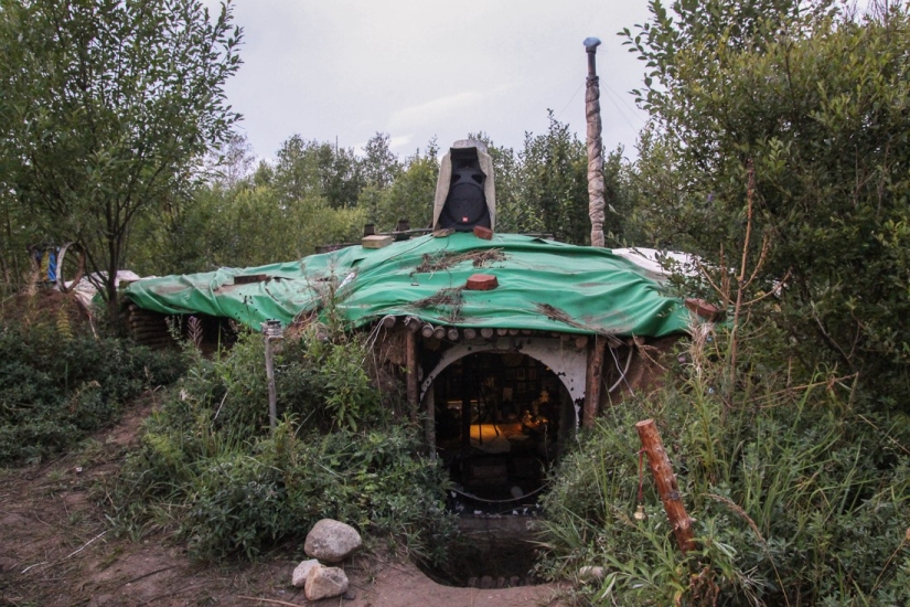 Ermitaño Yuri. Tipi en la carretera de Yaroslavl Ermitaño Yuri. Tipi en la carretera de Yaroslavl