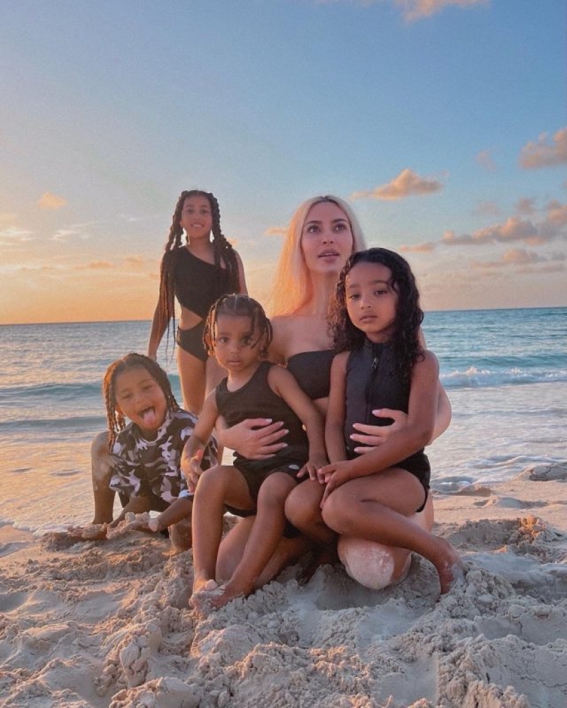 'Es jodidamente difícil': Kim Kardashian rompe a llorar mientras habla de Kanye West y habla de Pete Davidson, el escándalo de Balenciaga y más 'Es jodidamente difícil': Kim Kardashian rompe a llorar mientras habla de Kanye West y habla de Pete Davidson, el escándalo de Balenciaga y más
