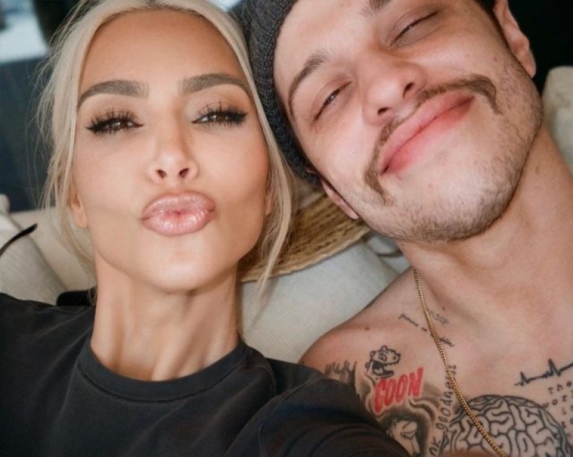 'Es jodidamente difícil': Kim Kardashian rompe a llorar mientras habla de Kanye West y habla de Pete Davidson, el escándalo de Balenciaga y más 'Es jodidamente difícil': Kim Kardashian rompe a llorar mientras habla de Kanye West y habla de Pete Davidson, el escándalo de Balenciaga y más