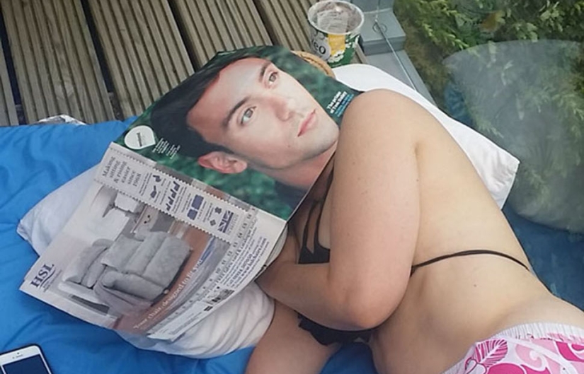 Ese momento incómodo en el que la portada se adapta al lector