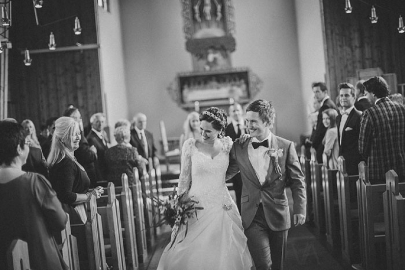 Eso es lo que sucede si no contratas a un fotógrafo profesional para una boda