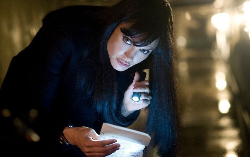 Especially dangerous: 9 of the most beautiful killer girls in the movie Especially dangerous: 9 of the most beautiful killer girls in the movie