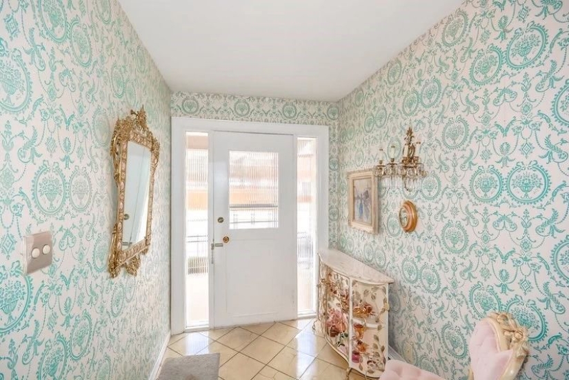 Esta casa no ha cambiado por dentro durante 72 años. Esta casa no ha cambiado por dentro durante 72 años.