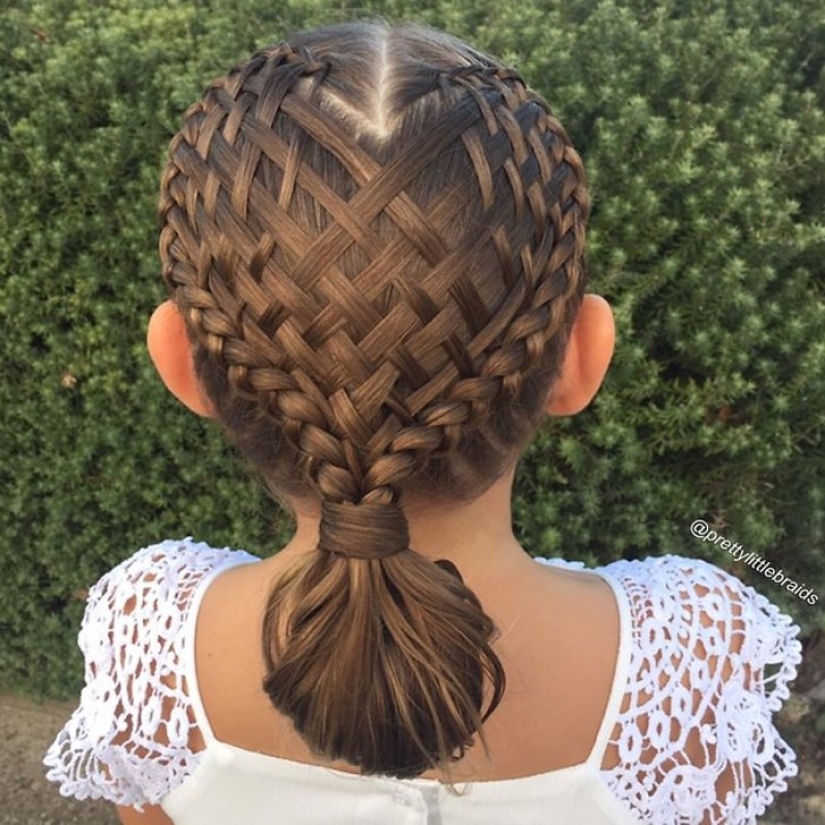 Esta mamá teje las increíbles trenzas de su hija todas las mañanas antes de ir a la escuela