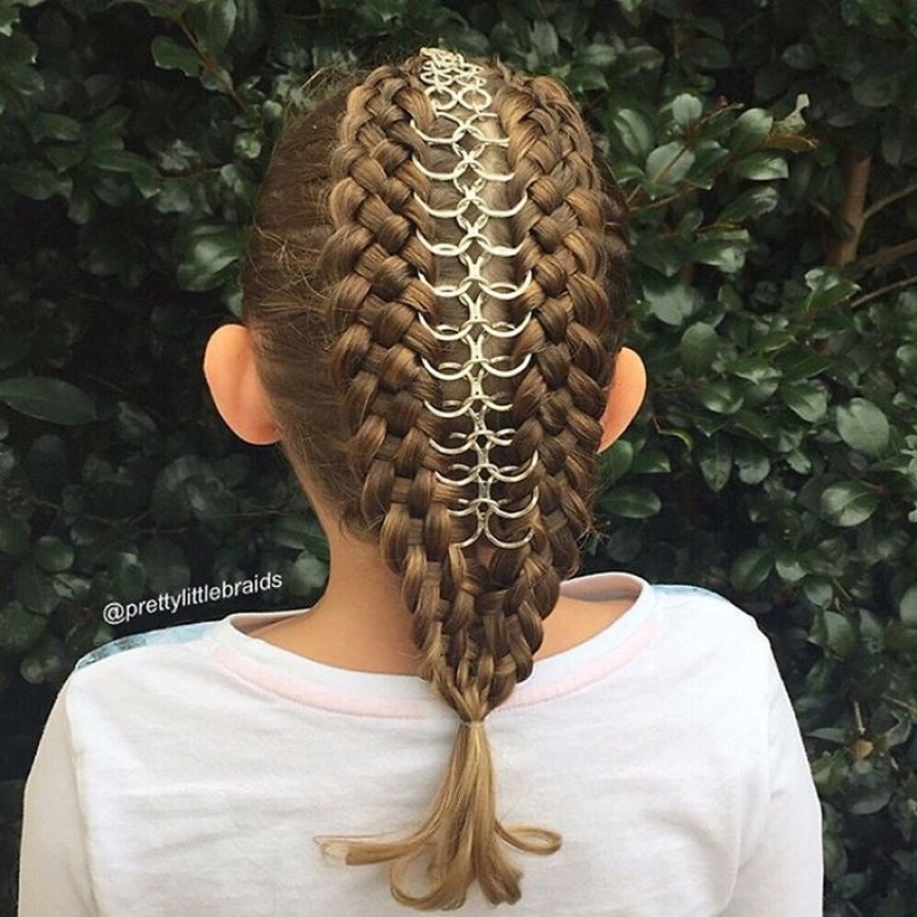 Esta mamá teje las increíbles trenzas de su hija todas las mañanas antes de ir a la escuela