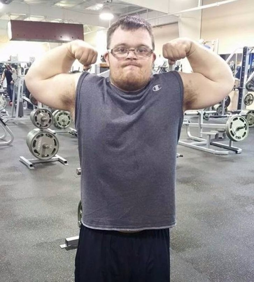 Este chico con síndrome de Down logró cambiarse para competir en una competencia de culturismo Este chico con síndrome de Down logró cambiarse para competir en una competencia de culturismo